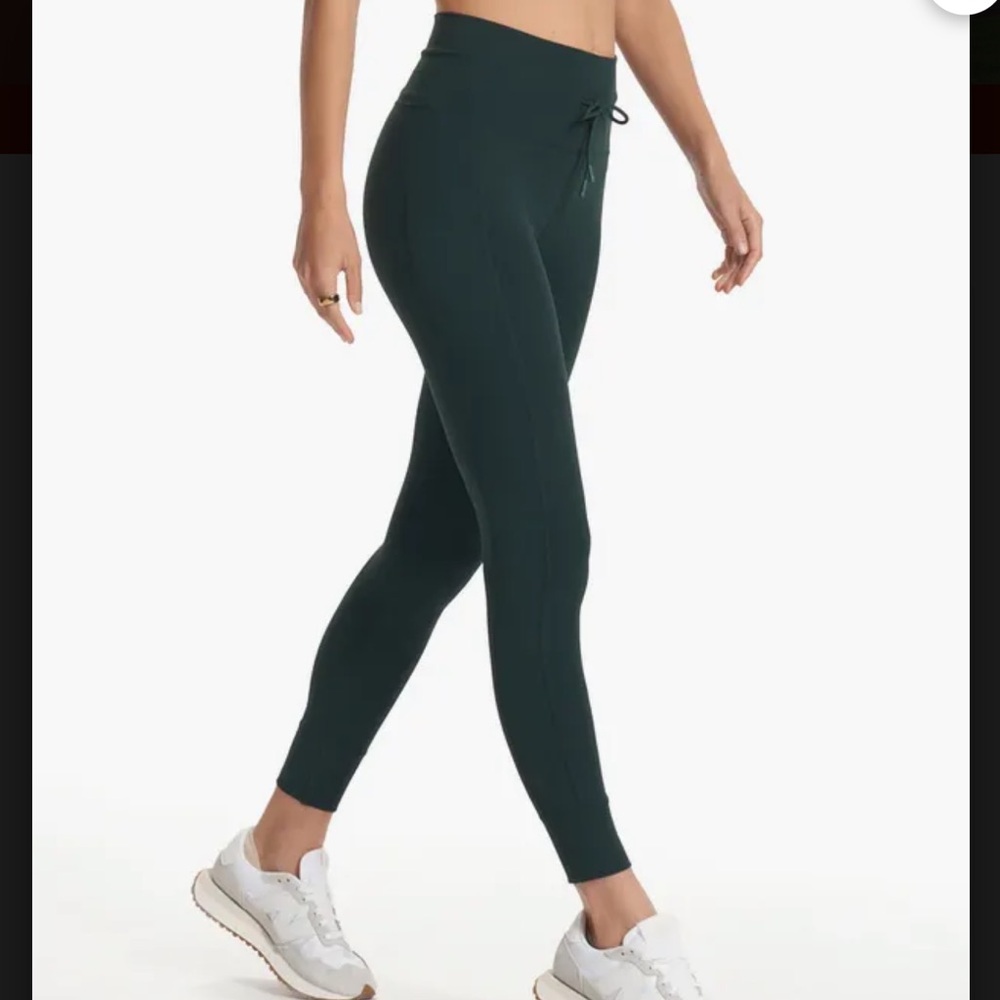 Vuori Daily Pocket Leggings size small green